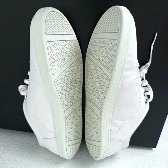 NEW UGG White Leather Lace Up Sneakers